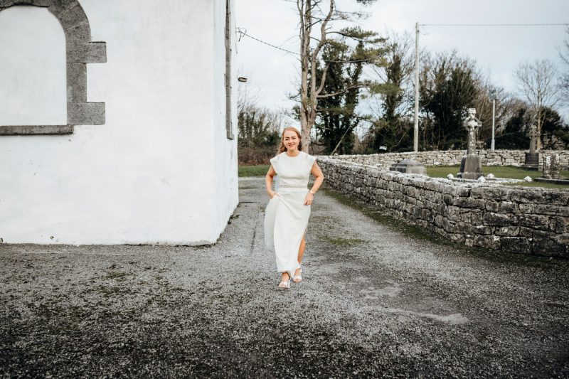 0010-St-Colmans-Church-Kinvara-bride-arrving-at-church-0203-0330